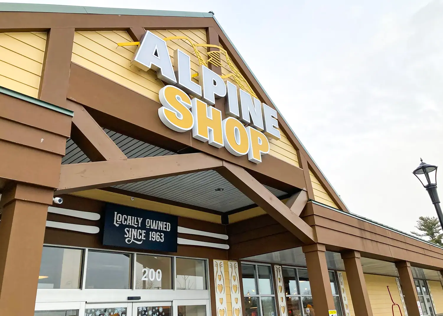 Environmental Branding, Sign Design for the Alpine Shop